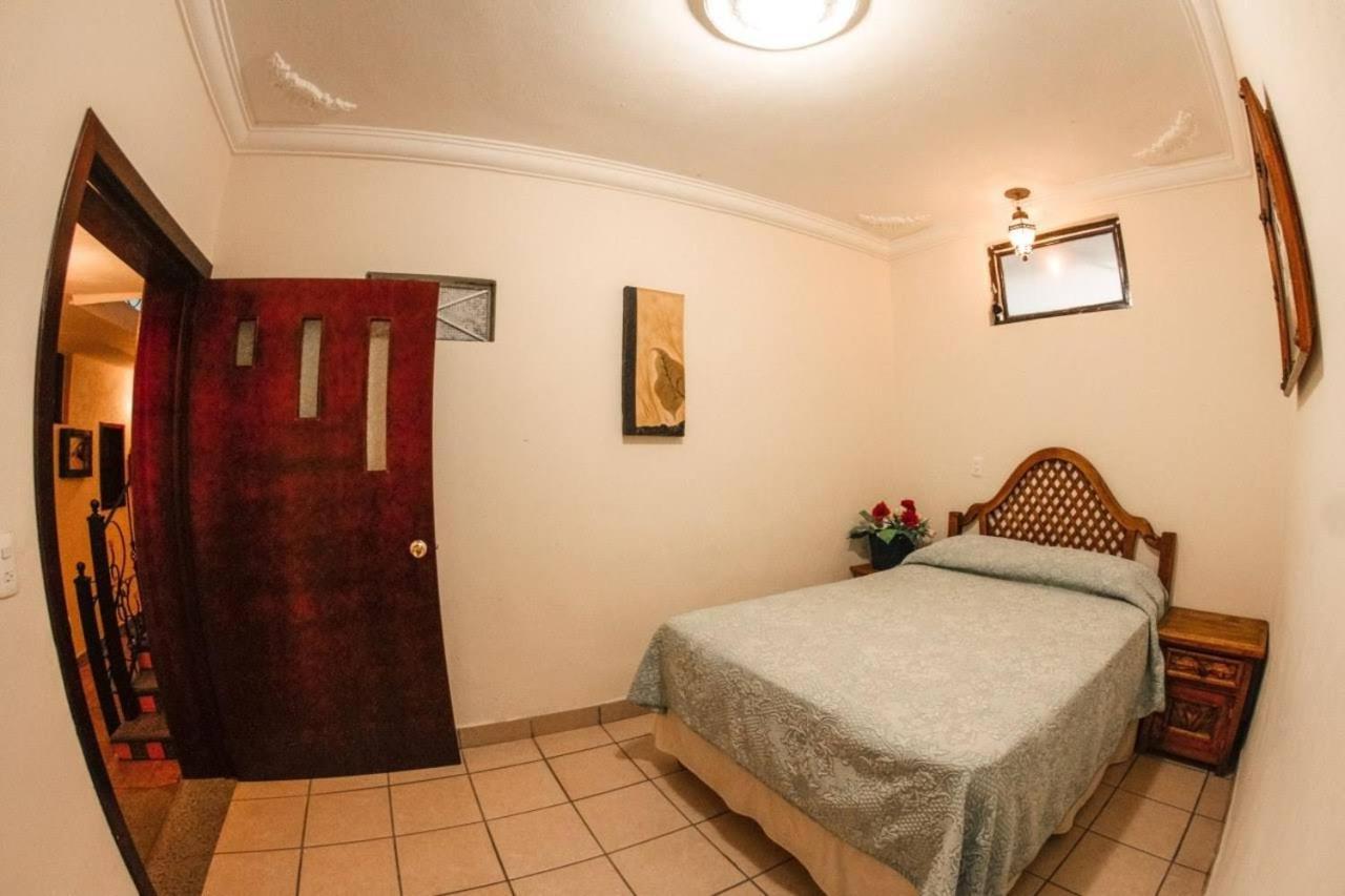 Hotel Posada De La Conspiracion Dolores Hidalgo Ruang foto